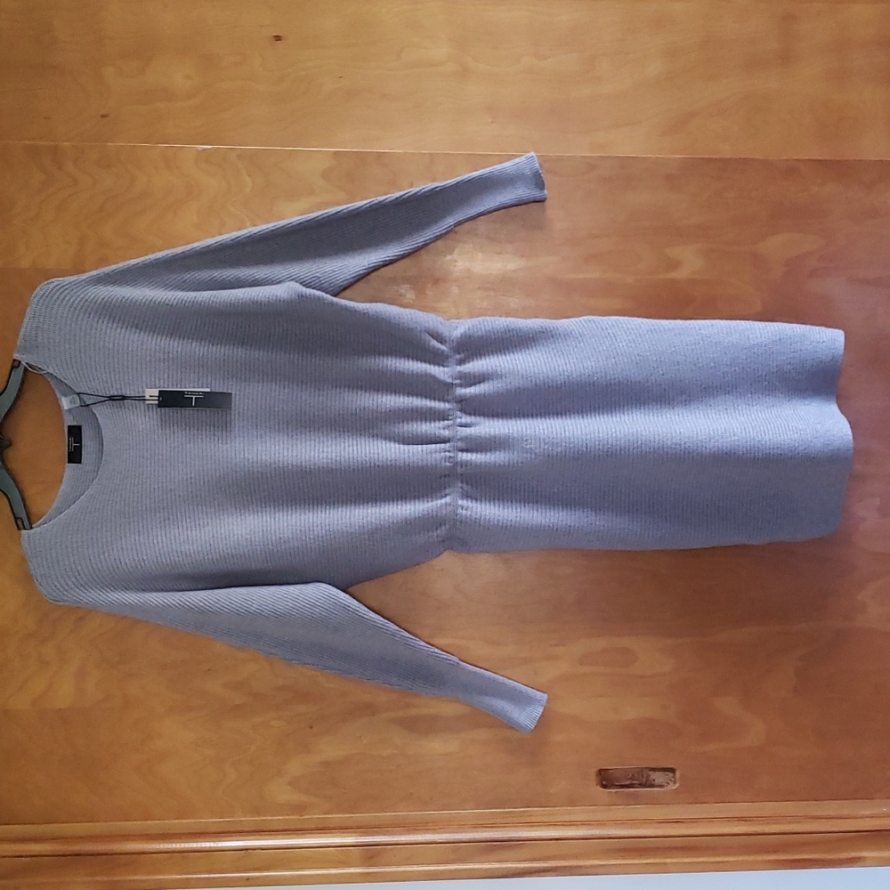 T Tahari Light Gray Long Sleeve Knit Midi Dress